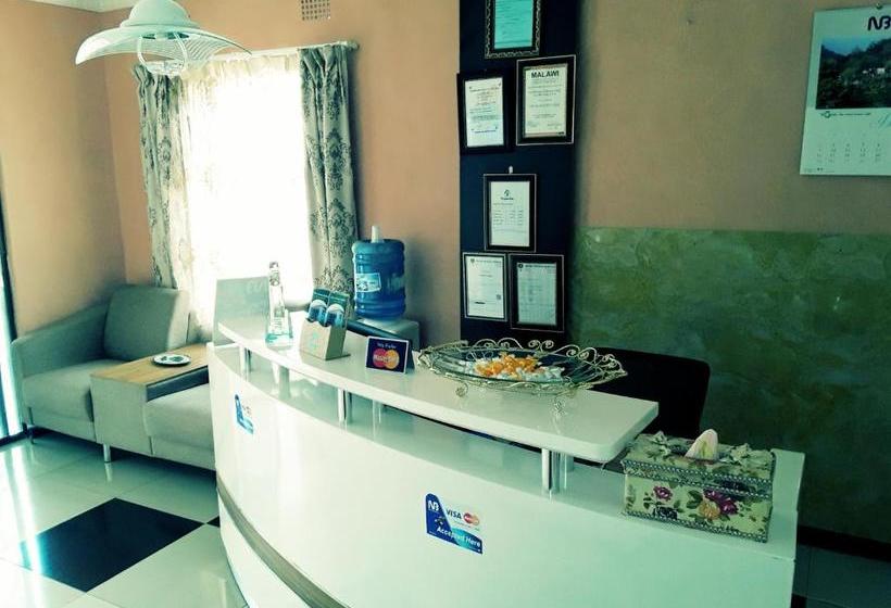 تختخواب و صبحانه The Grand Suites