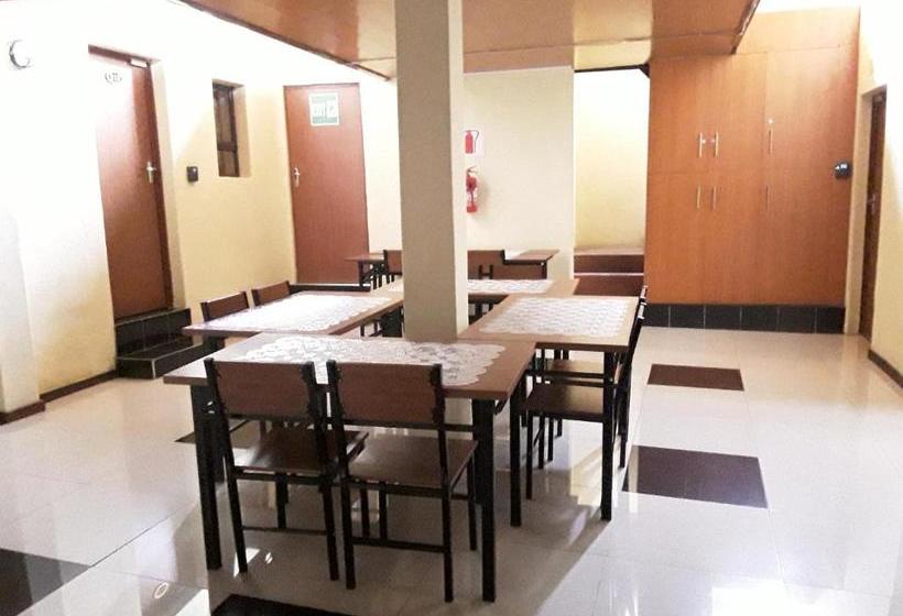 تختخواب و صبحانه The Grand Suites