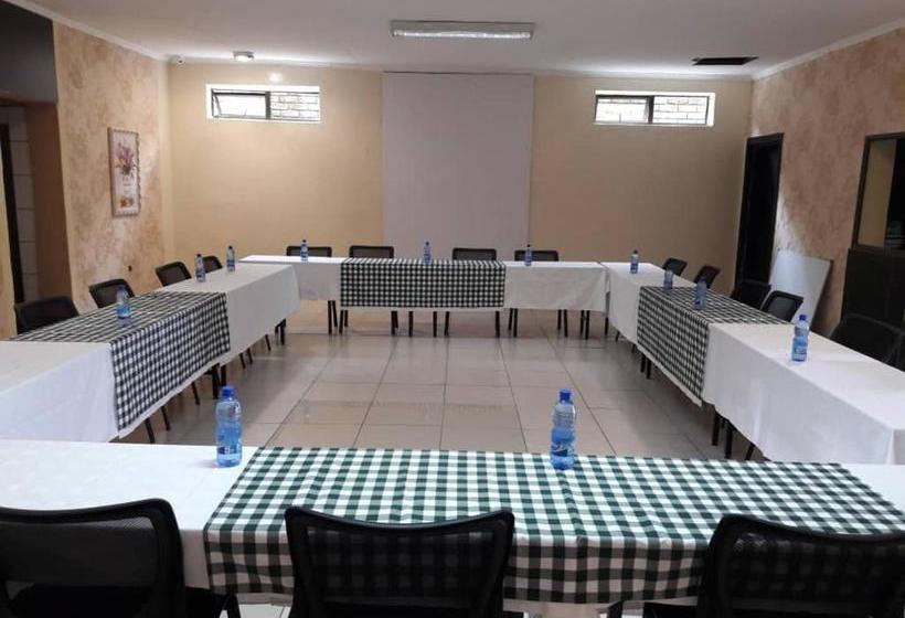 تختخواب و صبحانه The Grand Suites