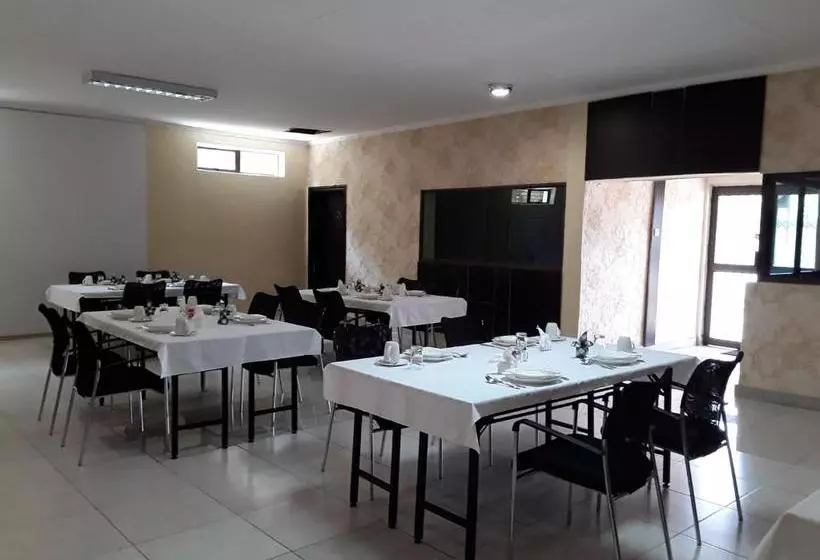 تختخواب و صبحانه The Grand Suites