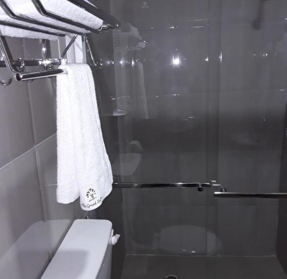 تختخواب و صبحانه The Grand Suites