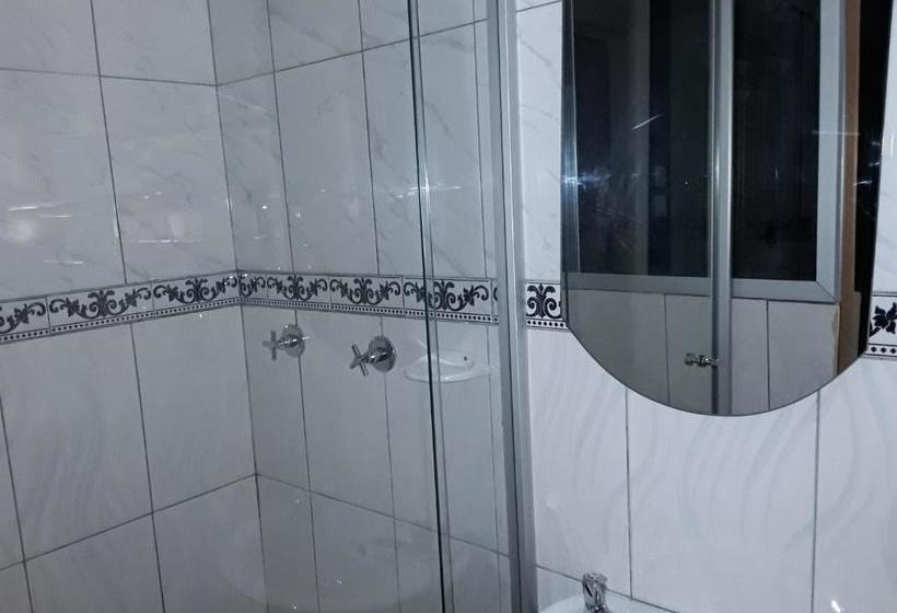 تختخواب و صبحانه The Grand Suites