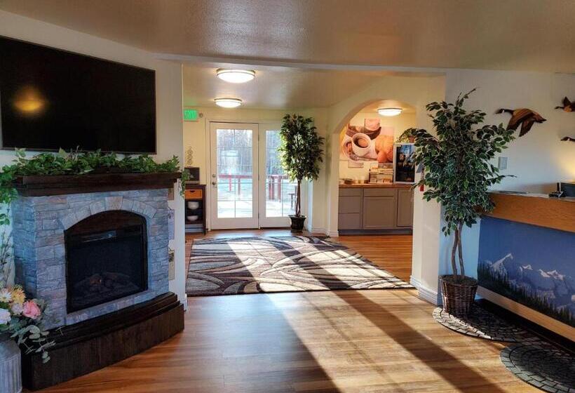 فندق Alaska Country Inn