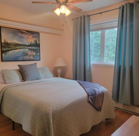 فندق Alaska Country Inn