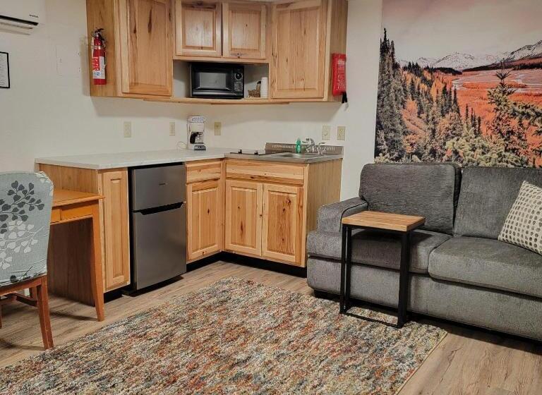 فندق Alaska Country Inn