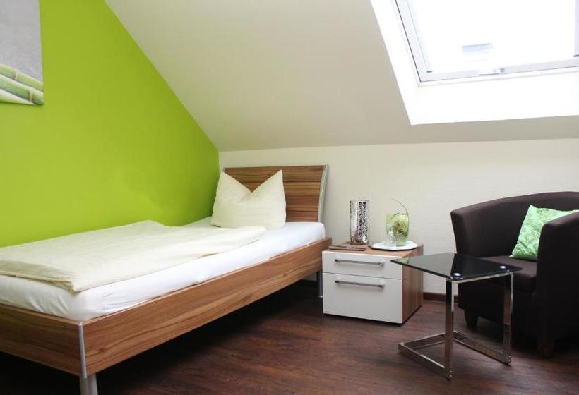 בית מלון כפרי Ebert