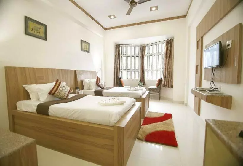ホテル Sheetal Regency,near Janambhumi