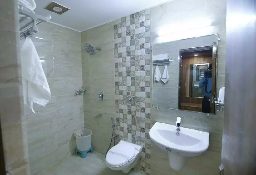 ホテル Sheetal Regency,near Janambhumi