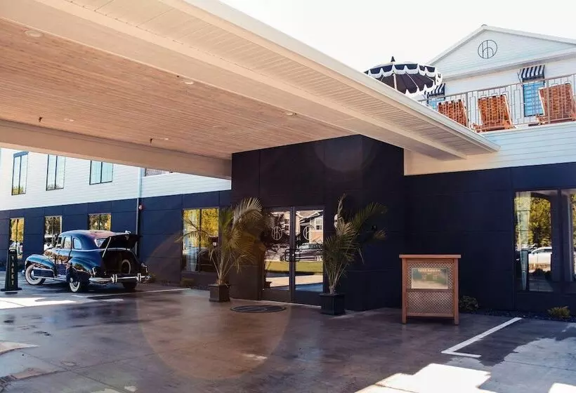 The Inn Hotel, Ascend Hotel Collection