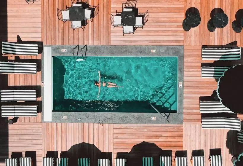 The Inn Hotel, Ascend Hotel Collection