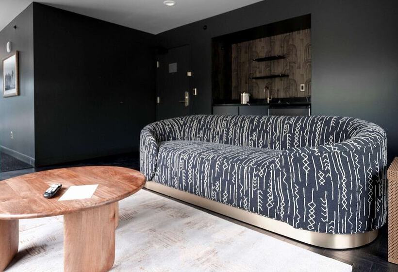 The Inn Hotel, Ascend Hotel Collection