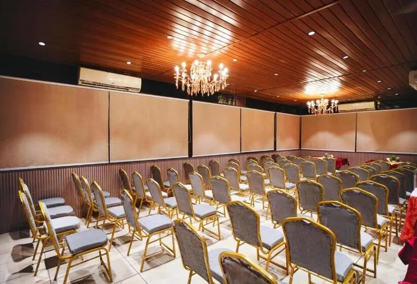 Hari S Court Inns & Hotels