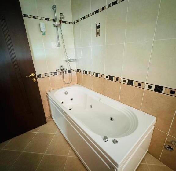 בית מלון כפרי Restaurant Almond