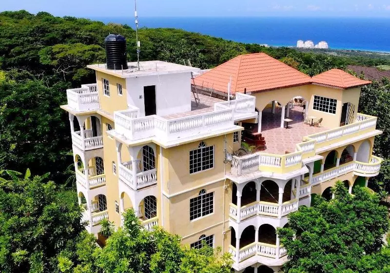 Takuma Boutique Hotel Rooms & Suites Jamaica