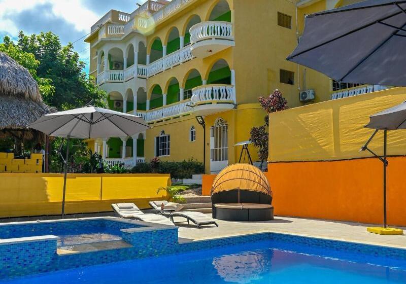 Takuma Boutique Hotel Rooms & Suites Jamaica
