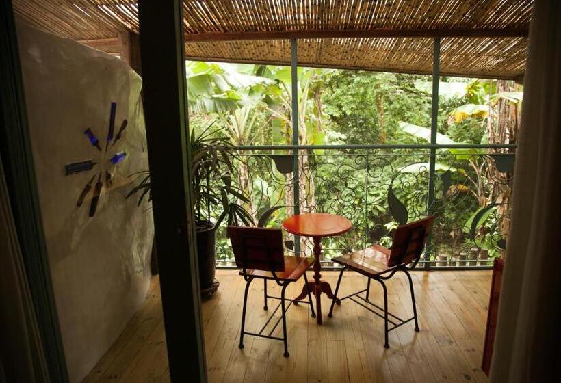 هتل Templo Do Ser