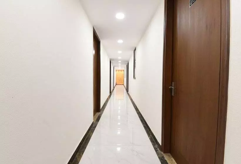 OYO 5383 Hotel Under Bridge Inn