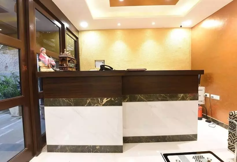 OYO 5383 Hotel Under Bridge Inn