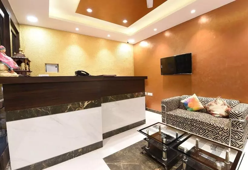OYO 5383 Hotel Under Bridge Inn