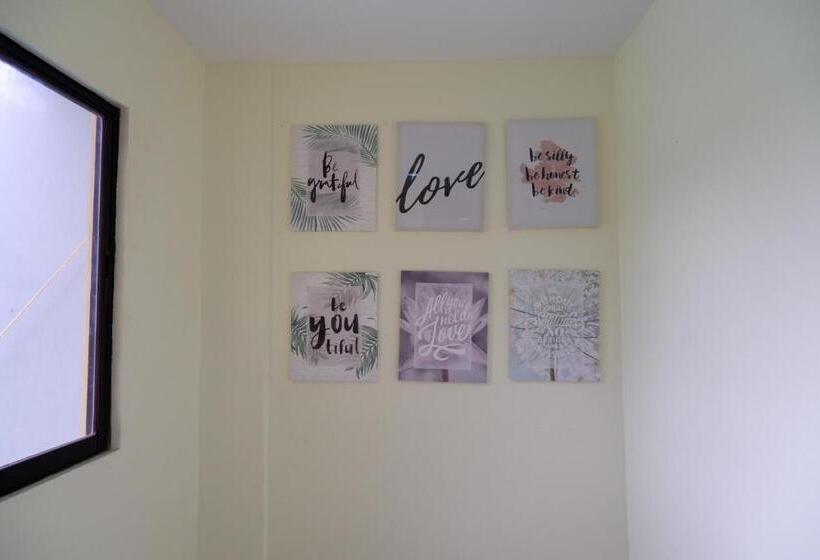 Szálló Nellie S Place