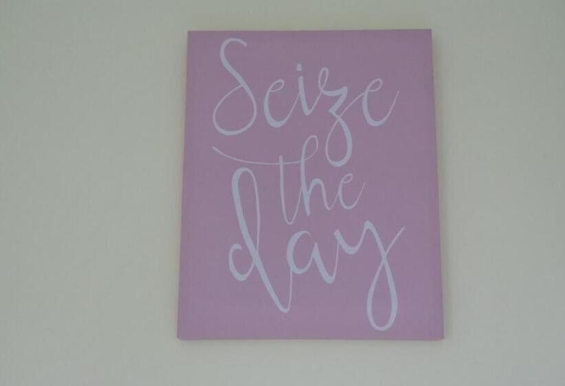 Szálló Nellie S Place