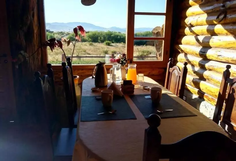 Retkeilymaja Hostería La Portada