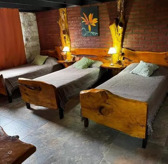 Retkeilymaja Hostería La Portada