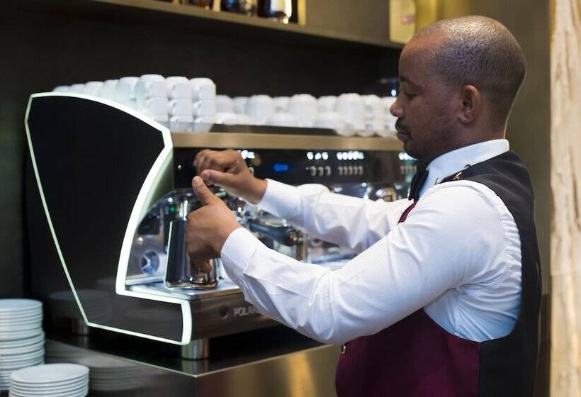 Hotell Doubletree By Hilton Pointenoire