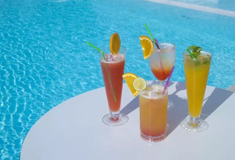 هتل Doubletree By Hilton Pointenoire