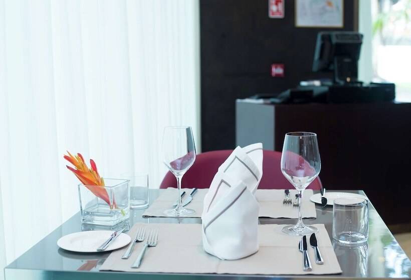 Hotell Doubletree By Hilton Pointenoire