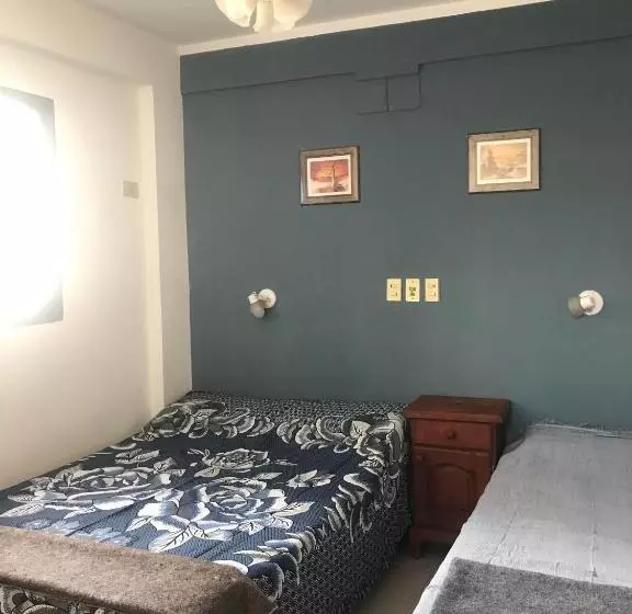 هتل Hostal Del Milagro