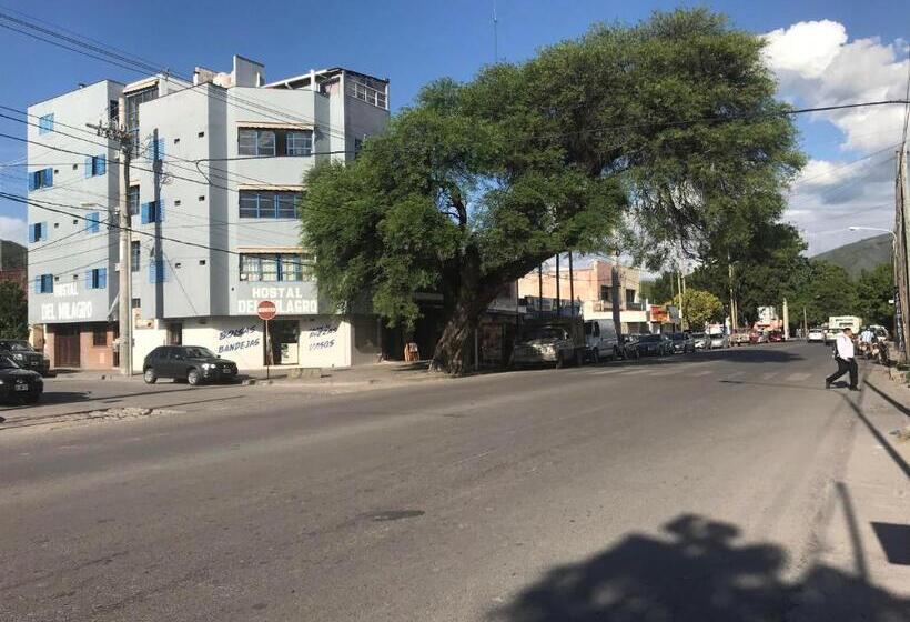 هتل Hostal Del Milagro