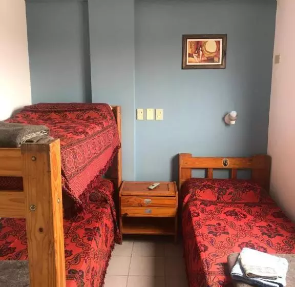 هتل Hostal Del Milagro