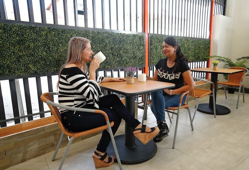 فندق Milán Costa Rica