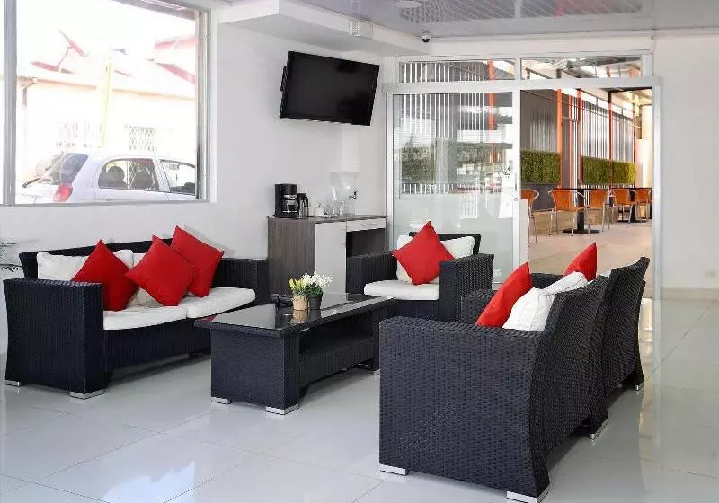 هتل Milán Costa Rica