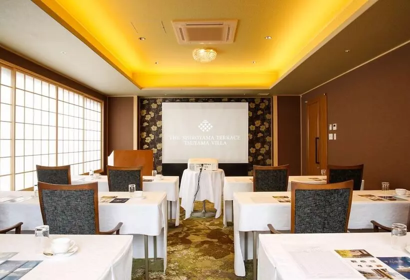 Hotelli The Shiroyama Terrace Tsuyama Villa