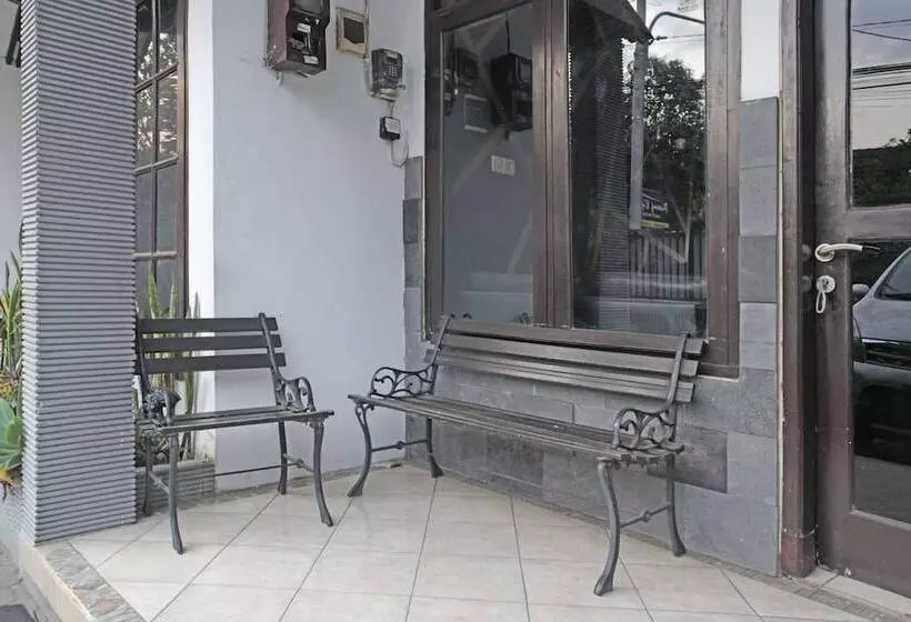 ペンション Reddoorz @ Soekarno Hatta 2