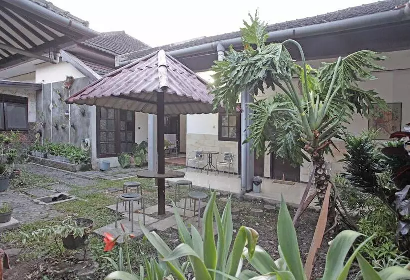 ペンション Reddoorz @ Soekarno Hatta 2