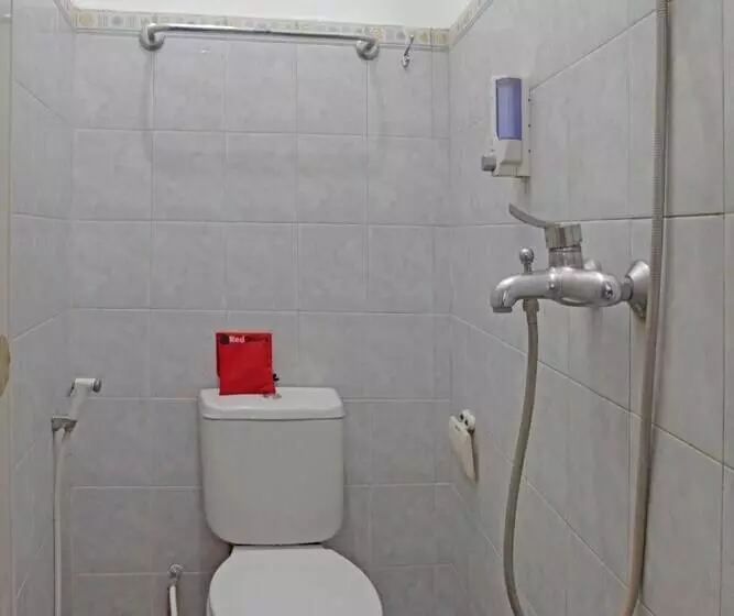 ペンション Reddoorz @ Soekarno Hatta 2