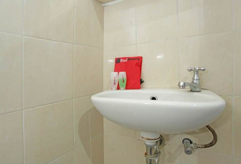 بنسيون Reddoorz @ Soekarno Hatta 2