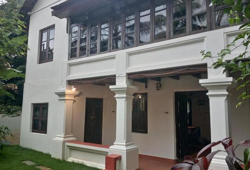 ペンション Verdant Heritage Bungalow