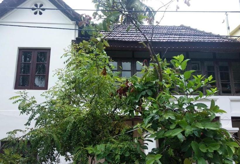 ペンション Verdant Heritage Bungalow