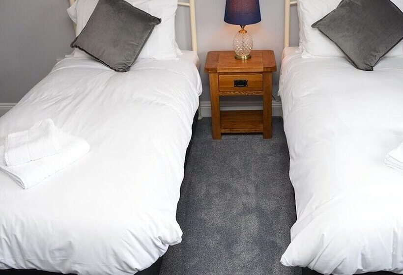 住宿加早餐  Dog & Crook Braishfield