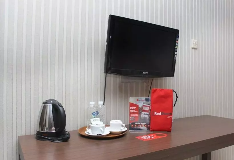 ホテル Reddoorz @ Surapati