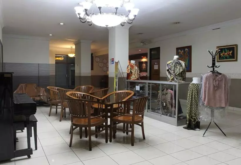 ホテル Reddoorz @ Surapati