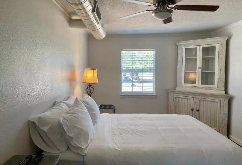 Motelli Blanco County Inn & Guesthouses