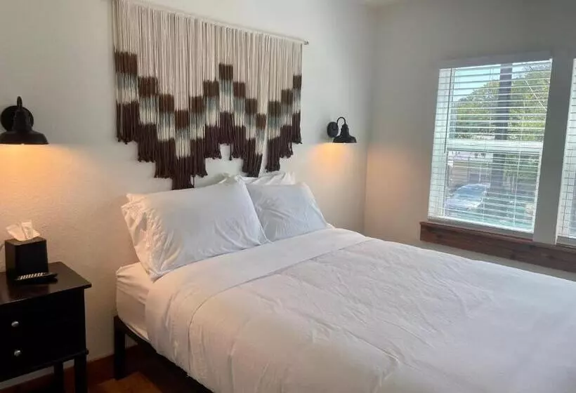 Motelli Blanco County Inn & Guesthouses