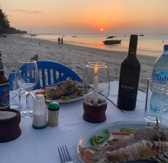 Hotelli Juani Beach Bungalows