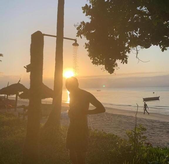 Отель Juani Beach Bungalows