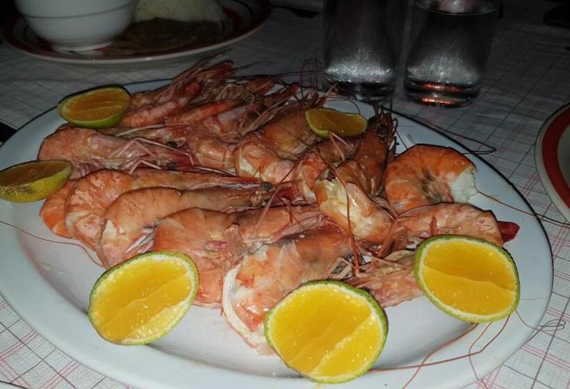 Отель Juani Beach Bungalows